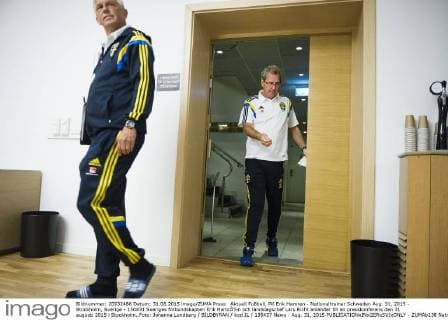 Aktuell Fußball, PK Erik Hamren - Nationaltrainer Schweden Aug. 31, 2015 - Stockholm, Sverige - 150831 Sveriges förbundskapten Erik HamrÅ½n och landslagschef Lars Richt anländer till en presskonferens den 31 augusti 2015 i Stockholm..Foto: Johanna Lundberg BILDBYRAN kod JL 135437 News - Aug. 31, 2015  - ZUMAb138