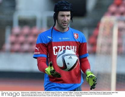 Aktuell Fußball, Training Nationalteam Tschechien Player of Czech soccer team Petr Cech pictured during the training in Prague, Czech Republic, August 31, 2015. (CTKxPhoto KaterinaxSulova) CTKPhotoP201508310820701  suk5