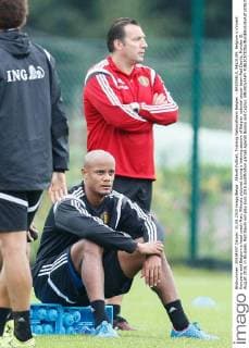 Aktuell Fußball, Training Nationalteam Belgien - BRUSSELS, BELGIUM: Belgium s Vincent Kompany and Belgium s head coach Marc Wilmots pictured during a training session of Belgian national soccer team Red Devils, Monday 31 August 2015, in Brussels. Red Devils will play Euro 2016 qualification games against Bosnia and Cyprus. BRUNOxFAHY  x04691341x