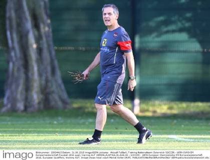 Aktuell Fußball, Training Nationalteam Österreich SOCCER - UEFA EURO EM Europameisterschaft Fussball 2016 quali, training AUT VIENNA,AUSTRIA,31.AUG.15 - SOCCER - UEFA European Championship EM Europameisterschaft 2016, European Qualifiers, training AUT. Image shows head coach Marcel Koller (AUT). GEPAxpictures xChristianxOrt