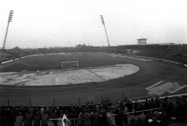 Fußball, Stadiongeschichte 1. FC Magdeburg Fussball-Europapokal: 1. FC Magdeburg - Bayern Muenchen 1:2 Stadion Magdeburg 06.11.1974 HM