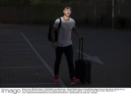Aktuell Fußball, Zusammenkunft Nationalteam Spanien Real Madrid s Sergio Ramos arrives at Soccer City training facility for a Spanish soccer team concentration meeting in Las Rozas, near Madrid, Spain. September 01, 2015.  (20150901095)