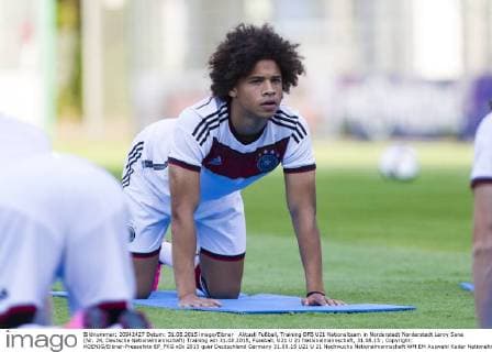 Aktuell Fußball, Training DFB U21 Nationalteam in Norderstedt Norderstedt Leroy Sane (Nr. 24, Deutsche Nationalmannschaft) Training am 31.08.2015, Fussball, U21 U 21 Nationalmannschaft, 31.08.15 , Copyright: KOENIG Eibner-Pressefoto EP_FKG