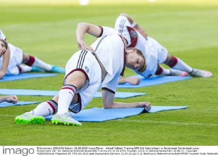 Aktuell Fußball, Training DFB U21 Nationalteam in Norderstedt Norderstedt Lukas Klostermann (Nr. 14, Deutsche Nationalmannschaft) Training am 31.08.2015, Fussball, U21 U 21 Nationalmannschaft, 31.08.15 , Copyright: KOENIG Eibner-Pressefoto EP_FKG