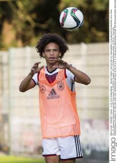 Aktuell Fußball, Training DFB U21 Nationalteam in Norderstedt Norderstedt Leroy Sane (Nr. 24, Deutsche Nationalmannschaft) Training am 31.08.2015, Fussball, U21 U 21 Nationalmannschaft, 31.08.15 , Copyright: KOENIG Eibner-Pressefoto EP_FKG