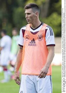 Aktuell Fußball, Training DFB U21 Nationalteam in Norderstedt Norderstedt Niklas Suele (Nr. 2, Deutsche Nationalmannschaft) Training am 31.08.2015, Fussball, U21 U 21 Nationalmannschaft, 31.08.15 , Copyright: KOENIG Eibner-Pressefoto EP_FKG
