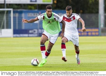 Aktuell Fußball, Training DFB U21 Nationalteam in Norderstedt Norderstedt Jonathan Tah (Nr. 3, Deutsche Nationalmannschaft) gegen Davie Selke (Nr. 19, Deutsche Nationalmannschaft). Training am 31.08.2015, Fussball, U21 U 21 Nationalmannschaft, 31.08.15 , Copyright: KOENIG Eibner-Pressefoto EP_FKG