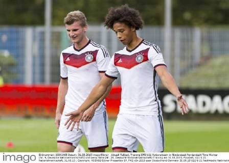 Aktuell Fußball, Training DFB U21 Nationalteam in Norderstedt Norderstedt Timo Werner (Nr. 9, Deutsche Nationalmannschaft) und Leroy Sane (Nr. 24, Deutsche Nationalmannschaft) Training am 31.08.2015, Fussball, U21 U 21 Nationalmannschaft, 31.08.15 , Copyright: KOENIG Eibner-Pressefoto EP_FKG