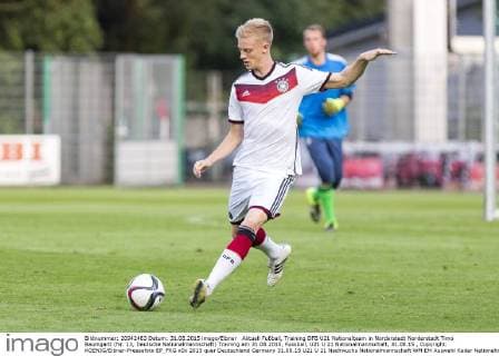 Aktuell Fußball, Training DFB U21 Nationalteam in Norderstedt Norderstedt Timo Baumgartl (Nr. 13, Deutsche Nationalmannschaft) Training am 31.08.2015, Fussball, U21 U 21 Nationalmannschaft, 31.08.15 , Copyright: KOENIG Eibner-Pressefoto EP_FKG