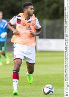 Aktuell Fußball, Training DFB U21 Nationalteam in Norderstedt Norderstedt Jonathan Tah (Nr. 3, Deutsche Nationalmannschaft) Training am 31.08.2015, Fussball, U21 U 21 Nationalmannschaft, 31.08.15 , Copyright: KOENIG Eibner-Pressefoto EP_FKG