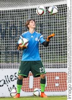Aktuell Fußball, Training DFB U21 Nationalteam in Norderstedt Norderstedt Torhueter Jannik Huth (Nr. 23, Deutsche Nationalmannschaft) Training am 31.08.2015, Fussball, U21 U 21 Nationalmannschaft, 31.08.15 , Copyright: KOENIG Eibner-Pressefoto EP_FKG