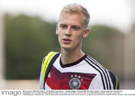 Aktuell Fußball, Training DFB U21 Nationalteam in Norderstedt Norderstedt Timo Baumgartl (Nr. 13, Deutsche Nationalmannschaft) Training am 31.08.2015, Fussball, U21 U 21 Nationalmannschaft, 31.08.15 , Copyright: KOENIG Eibner-Pressefoto EP_FKG