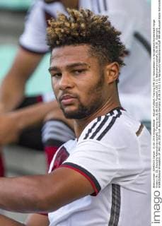 Aktuell Fußball, Training DFB U21 Nationalteam in Norderstedt Norderstedt Serge Gnabry (Nr. 22, Deutsche Nationalmannschaft) Training am 31.08.2015, Fussball, U21 U 21 Nationalmannschaft, 31.08.15 , Copyright: KOENIG Eibner-Pressefoto EP_FKG