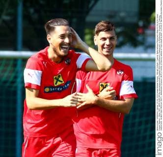Aktuell Fußball, Training Nationalteam Österreich Wien 01.09.2015, Ernst Happel Stadion, Wien, AUT, UEFA EURO EM Europameisterschaft Fussball 2016 Qualifikation, Oesterreich vs Moldawien, Gruppe G, Training Oesterreich, im Bild Yasin Pehlivan (AUT), Aleksandar Dragovic (AUT) during a training session of Team Austria (AUT) in front of the UEFA European Championship EM Europameisterschaft Qualifier Match between Austria (AUT) and Moldova (MDA) at the Ernst Happel Stadion, Vienna, Austria on 2015 09 01. EX_PUC