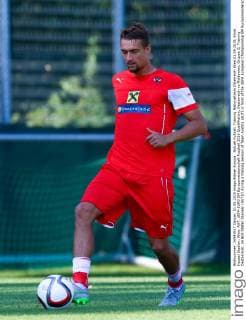 Aktuell Fußball, Training Nationalteam Österreich Wien 01.09.2015, Ernst Happel Stadion, Wien, AUT, UEFA EURO EM Europameisterschaft Fussball 2016 Qualifikation, Oesterreich vs Moldawien, Gruppe G, Training Oesterreich, im Bild Stefan Ilsanker (AUT) during a training session of Team Austria (AUT) in front of the UEFA European Championship EM Europameisterschaft Qualifier Match between Austria (AUT) and Moldova (MDA) at the Ernst Happel Stadion, Vienna, Austria on 2015 09 01. EX_PUC
