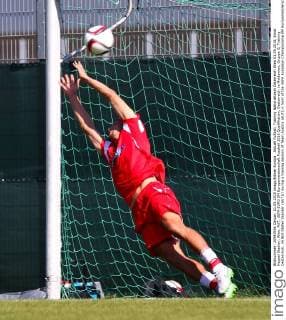 Aktuell Fußball, Training Nationalteam Österreich Wien 01.09.2015, Ernst Happel Stadion, Wien, AUT, UEFA EURO EM Europameisterschaft Fussball 2016 Qualifikation, Oesterreich vs Moldawien, Gruppe G, Training Oesterreich, im Bild Stefan Ilsanker (AUT) during a training session of Team Austria (AUT) in front of the UEFA European Championship EM Europameisterschaft Qualifier Match between Austria (AUT) and Moldova (MDA) at the Ernst Happel Stadion, Vienna, Austria on 2015 09 01. EX_PUC