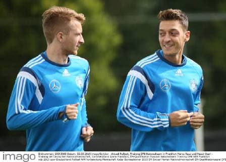 Aktuell Fußball, Training DFB Nationalteam in Frankfurt Marco Reus und Mesut Oezil - Training der Deutschen Nationalmannschaft, Commerzbank Arena Frankfurt, EM-Qualifikation