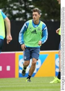 Mesut Oezil - Training der Deutschen Nationalmannschaft, Commerzbank Arena Frankfurt, EM-Qualifikation
