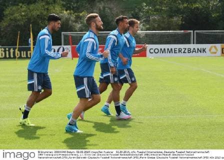 02.09.2015, xjfx, Fussball International, Deutsche Fussball Nationalmannschaft DFB Training und Pressekonferenz, v.l. Emre Can (Deutsche Fussball Nationalmannschaft DFB),Shkodran Mustafi (Deutsche Fussball Nationalmannschaft DFB),Karim Bellarabi (Deutsche Fussball Nationalmanschaft DFB),Mario Goetze (Deutsche Fussball Nationalmannschaft DFB)