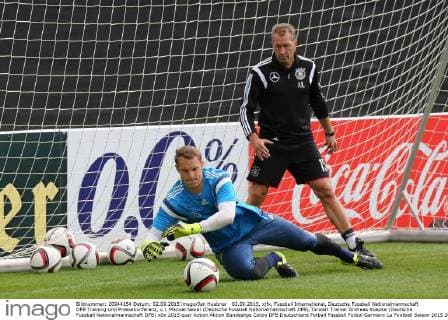 02.09.2015, xjfx, Fussball International, Deutsche Fussball Nationalmannschaft DFB Training und Pressekonferenz, v.l. Manuel Neuer (Deutsche Fussball Nationalmannschaft DFB),Torwart Trainer Andreas Koepke (Deutsche Fussball Nationalmannschaft DFB)