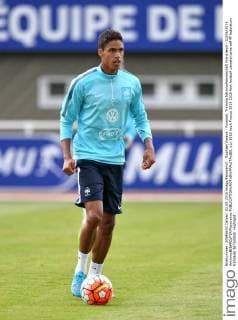 Raphael Varane - Fussball, Training Nationalmannschaft Frankreich - 02 09 2015 AnthonyBIBARD FEP Panoramic 