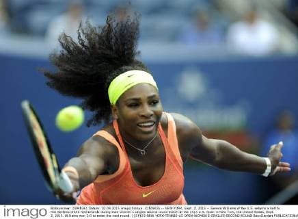 (150903) -- NEW YORK, Sept. 2, 2015 -- Serena Williams of the U.S. returns a ball to Kiki Bertens of the Netherlands during their women s singles second round match at the 2015 U.S. Open in New York, the United States, Sept. 2, 2015. Williams won 2-0 to enter the next round. ) (SP)US-NEW YORK-TENNIS-US OPEN-WOMEN S SINGLES-SECOND ROUND BaoxDandan 