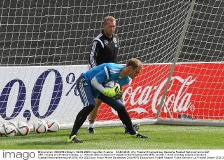 02.09.2015, xjfx, Fussball International, Deutsche Fussball Nationalmannschaft DFB Training und Pressekonferenz, v.l. Manuel Neuer (Deutsche Fussball Nationalmannschaft DFB),Torwart Trainer Andreas Koepke (Deutsche Fussball Nationalmannschaft DFB)