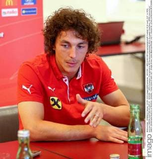 SOCCER - UEFA EURO EM Europameisterschaft Fussball 2016 quali, AUT vs MDA, preview VIENNA,AUSTRIA,03.SEP.15 - SOCCER - UEFA European Championship EM Europameisterschaft 2016, European Qualifiers, OEFB international match Länderspiel Austria vs Moldova, preview, mixed zone of team AUT. Image shows Julian Baumgartlinger (AUT). Keywords: press conference PK Pressekonferenz GEPAxpictures xChristianxOrt