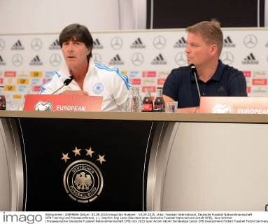 03.09.2015, xhbx, Fussball International, Deutsche Fussball Nationalmannschaft DFB Training und Pressekonferenz, v.l. Joachim Jogi Loew (Bundestrainer Deutsche Fussball Nationalmannschaft DFB), Jens Grittner (Pressesprecher Deutsche Fussball Nationalmannschaft DFB)