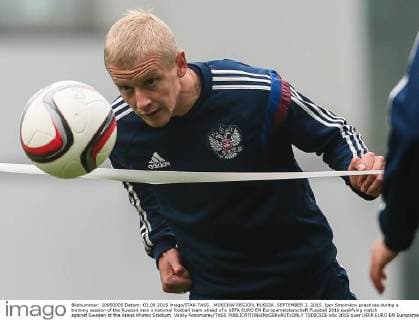 MOSCOW REGION, RUSSIA. SEPTEMBER 3, 2015. Igor Smolnikov practices during a training session of the Russian men s national football team ahead of a UEFA EURO EM Europameisterschaft Fussball 2016 qualifying match against Sweden at the Arena Khimki Stadium. Vasily Ponomarev TASS  TS00CE06
