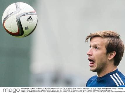 MOSCOW REGION, RUSSIA. SEPTEMBER 3, 2015. Oleg Kuzmin practices during a training session of the Russian men s national football team ahead of a UEFA EURO EM Europameisterschaft Fussball 2016 qualifying match against Sweden at the Arena Khimki Stadium. Vasily Ponomarev TASS  TS00CE07