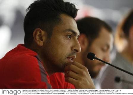 Soccer, Chilean national team Nationalteam training session. Chile s players Marcelo Diaz and Gonzalo Jara during the press conference PK Pressekonferenz at the Juan Pinto Duran training center in Santiago, Chile. 01 09 2015 - Conferencia de prensa luego del entrenamiento de la Seleccion Chilena 01 09 15. 