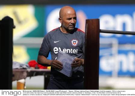 Soccer, Chilean national team Nationalteam training session. Chile s players are pictured during the morning training session at the Juan Pinto Duran training center in Santiago, Chile. 31 08 2015 - Entrenamiento de la seleccion chilena 31 08 15. 