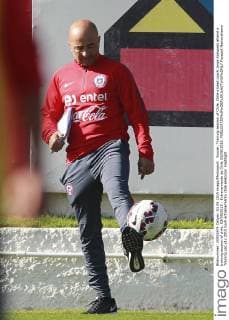 Soccer, Trainnig session of Chile. Chile s head coach Jorge Sampaoli attend a trainnig session of chile. 03 09 2015 - Entrenamiento de Chile 03 09 2015. 