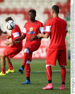 SOCCER - UEFA EURO EM Europameisterschaft Fussball 2016 quali, AUT vs MDA, preview VIENNA,AUSTRIA,03.SEP.15 - SOCCER - UEFA European Championship EM Europameisterschaft 2016, European Qualifiers, OEFB international match Länderspiel Austria vs Moldova, preview, training of team AUT. Image shows David Alaba and Aleksandar Dragovic (AUT). GEPAxpictures xChristianxOrt