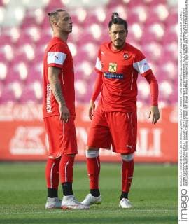 SOCCER - UEFA EURO EM Europameisterschaft Fussball 2016 quali, AUT vs MDA, preview VIENNA,AUSTRIA,03.SEP.15 - SOCCER - UEFA European Championship EM Europameisterschaft 2016, European Qualifiers, OEFB international match Länderspiel Austria vs Moldova, preview, training of team AUT. Image shows Marko Arnautovic and Yasin Pehlivan (AUT). GEPAxpictures xChristianxOrt