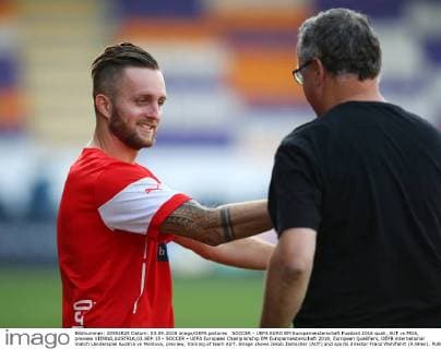 SOCCER - UEFA EURO EM Europameisterschaft Fussball 2016 quali, AUT vs MDA, preview VIENNA,AUSTRIA,03.SEP.15 - SOCCER - UEFA European Championship EM Europameisterschaft 2016, European Qualifiers, OEFB international match Länderspiel Austria vs Moldova, preview, training of team AUT. Image shows Jakob Jantscher (AUT) and sports director Franz Wohlfahrt (A.Wien). GEPAxpictures xChristianxOrt