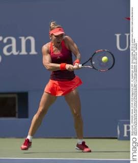 03 September 2015: Simona Halep (ROU) in action here, defeats Kateryna Bonderenko (UKR) 63, 64 during their second round of the 2015 US Open in Flushing Meadows, NY. TENNIS: SEP 03 US Open Icon1509033682015 EDITORIAL USE ONLY