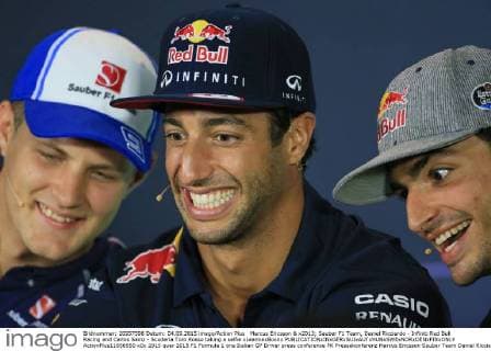 Marcus Ericsson & x2013; Sauber F1 Team, Daniel Ricciardo - Infiniti Red Bull Racing and Carlos Sainz - Scuderia Toro Rosso taking a selfie xLeannexBoonx  ActionPlus11656950