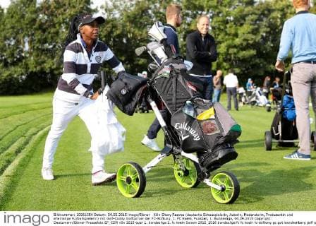 Köln Shary Reeves (deutsche Schauspielerin, Autorin, Moderatorin, Produzentin und ehemalige Fu?ballspielerin) mit Golf-Caddy Golfturnier der FC-Stiftung, 1. FC Koeln, Fussball, 1. Bundesliga, 04.09.2015 Copyright: Deutzmann Eibner-Pressefoto EP_CDN