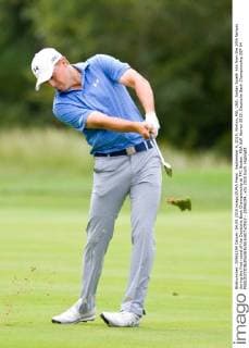 September 4, 2015; Norton, MA, USA; Jordan Spieth hits from the 10th fairway during the first round of the Deutsche Bank Championship at TPC Boston. PGA Golf Herren 2015: Deutsche Bank Championship SEP 04 - ZUMAc04_