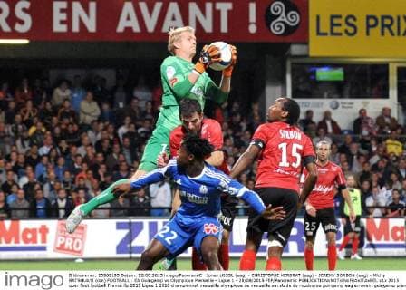Jonas LOSSL (eag) - CHRISTOPHE KERBRAT (eag) - JEREMY SORBON (eag) - Michy BATSHUAYI (om) FOOTBALL : EA Guingamp vs Olympique Marseille - Ligue 1 - 28 08 2015 FEP Panoramic 