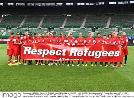 SOCCER - UEFA EURO EM Europameisterschaft Fussball 2016 quali, AUT vs MDA, preview VIENNA,AUSTRIA,04.SEP.15 - SOCCER - UEFA European Championship EM Europameisterschaft 2016, European Qualifiers, OEFB international match Länderspiel Austria vs Moldova, preview, training of team AUT. Image shows the team from AUT with a banner. GEPAxpictures xChristianxOrt