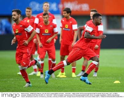 SOCCER - UEFA EURO EM Europameisterschaft Fussball 2016 quali, AUT vs MDA, preview VIENNA,AUSTRIA,04.SEP.15 - SOCCER - UEFA European Championship EM Europameisterschaft 2016, European Qualifiers, OEFB international match Länderspiel Austria vs Moldova, preview, training of team AUT. Image shows Michael Madl and David Alaba (AUT). GEPAxpictures xChristianxOrt