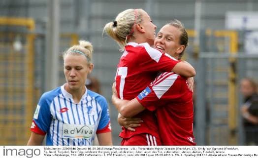 v.li.: Torschützin Mandy Islacker (Frankfurt, 17), Emily van Egmond (Frankfurt, 5), Jubel, Torjubel, Torerfolg, celebrate the goal, goal, celebration, Jubel ueber das Tor, optimistisch, Action, Aktion, Fussball, Allianz Frauen-Bundesliga, TSG 1899 Hoffenheim - 1. FFC Frankfurt, xozx