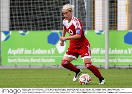 Sophie Schmidt (Frankfurt, 12) am Ball, Fussball, Allianz Frauen-Bundesliga, TSG 1899 Hoffenheim - 1. FFC Frankfurt, xozx