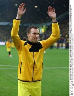 Samstag 05.09.2015, Saison 2015 2016, Dede Abschiedsspiel im Dortmunder Signal Iduna Park, Dede Weltauswahl - Dede Nationalelf, Verabschiedung von Kevin Großkreutz (BVB) vor der Südtribüne