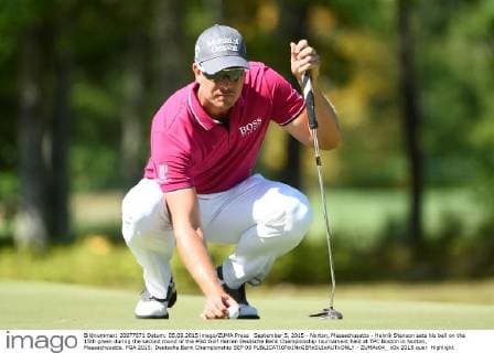 September 5, 2015 - Norton, Massachusetts - Henrik Stenson sets his ball on the 15th green during the second round of the PGA Golf Herren Deutsche Bank Championship tournament held at TPC Boston in Norton, Massachusetts. PGA 2015: Deutsche Bank Championship SEP 05 - ZUMAc04_