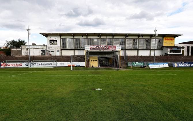 Fußball, Stadiongeschichte Borussia Neunkirchen 04.09.2015, xfux, Fussball Testspiel, Borussia Neunkirchen , emspor v.l. Ansicht, Uebersicht Ellenfeldstadion Borussia Neunkirchen