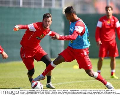 SOCCER - UEFA EURO EM Europameisterschaft Fussball 2016 quali, SWE vs AUT, preview VIENNA,AUSTRIA,06.SEP.15 - SOCCER - UEFA European Championship EM Europameisterschaft 2016, European Qualifiers, OEFB international match Länderspiel Sweden vs Austria, preview, training of team AUT. Image shows Heinz Lindner and Rubin Okotie (AUT). GEPAxpictures xChristianxOrt